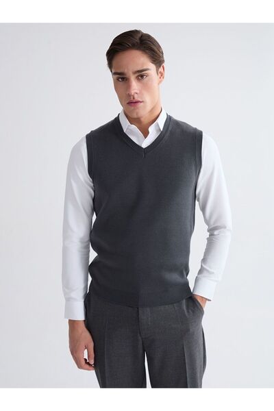 LC Waikiki LCWAIKIKI سترة تريكو كلاسيكية للرجال ذات رقبة على شكل حرف V