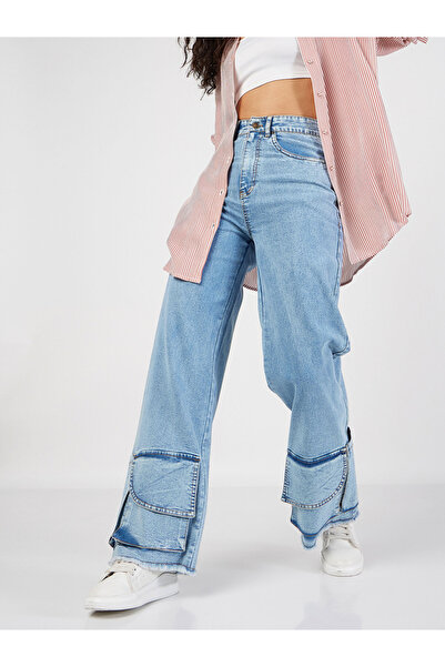 Sassafras By Styli Women Bue High Rise Hem Pocket Detail Straight Jeans