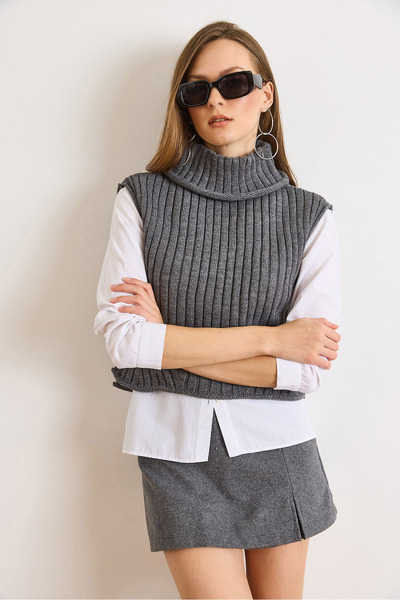 Olalook Дамски антрацитен пуловер с висока яка и дебел плат KZK-19001047