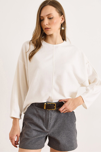 Olalook Women's White Crew Neck Stitching Detail Flowy Thessaloniki Blouse Blz-19003164