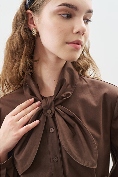 Manuka ΦΟΡΕΜΑ ΜΕ ΛΕΠΤΟΜΕΡΗ ΣΥΝΔΕΣΗ ΣΤΟ ΛΟΥΡΙ ΚΑΦΕ