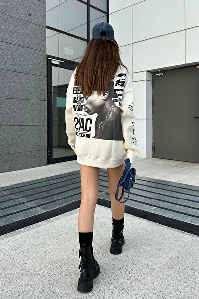 Nazliye Ekru Sırt Baskılı Oversize Sweatshirt