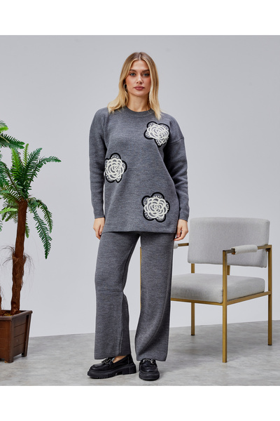 Jinx Wear Fashion Rose Lace Embroidery Pearl Detailed 2-Piece Knitwear Set