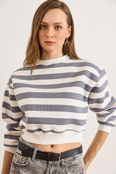 Olalook Women's Gray White Striped Fleece-Lined Crop Sweatshirt Swt-19000775