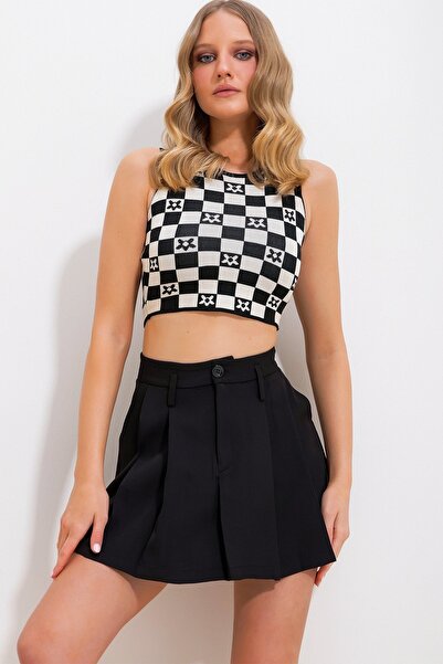 Trend Alaçatı Stili Дамска черна рипсена блуза с кръгло деколте и шахматна дъ...