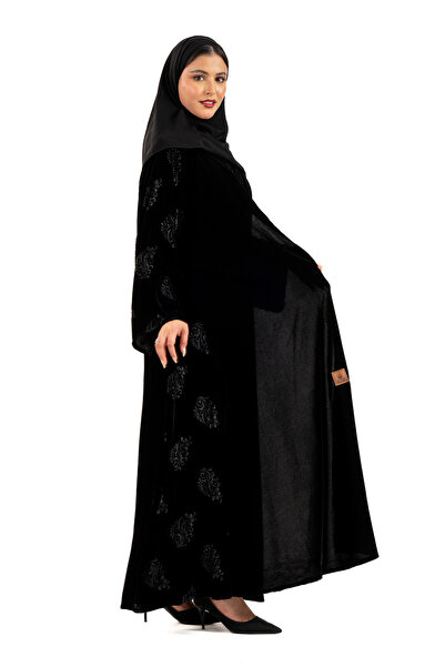 Hasnaa Abaya عباية سهى مخمل اسود بنقش ورد خفيف