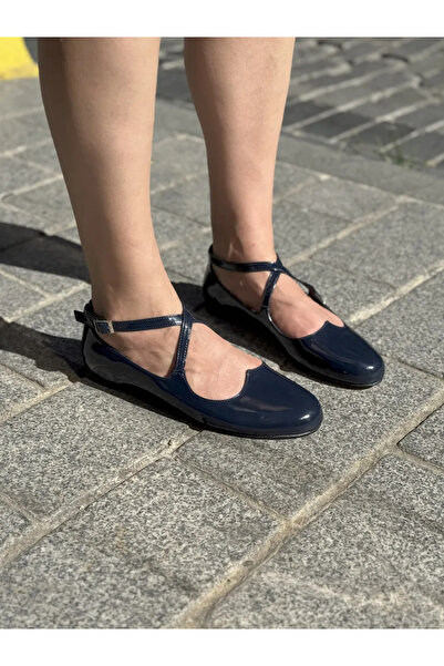 LOVE SHINE Heart Women's Round Ballerina Shoes with Heart Motif Large Size