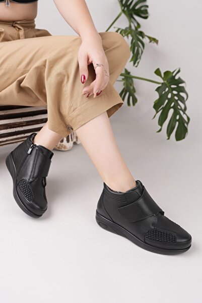 Castle Black 42646-121 Genuine Leather Orthopedic Sole Sheepskin Mother Boots