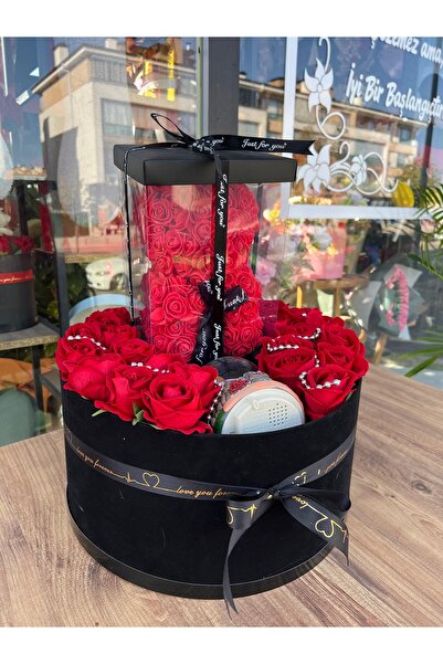 ciceksanat Siyah kutuda İncili Yapay Kırmızı Güller Güllerden Ayıcık Kar Küre...