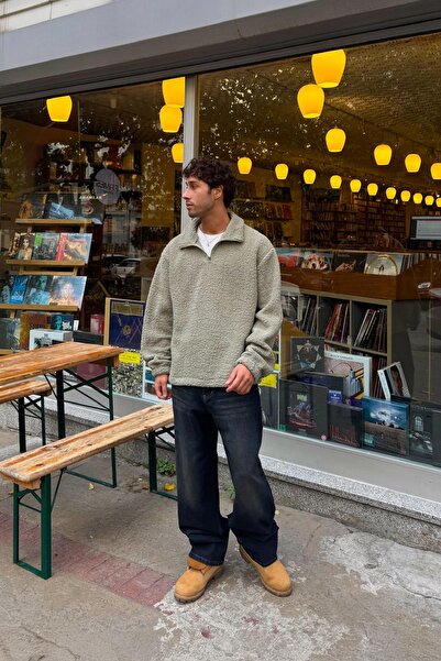 Flaw Wear Half Zip Plush Sweatshirt