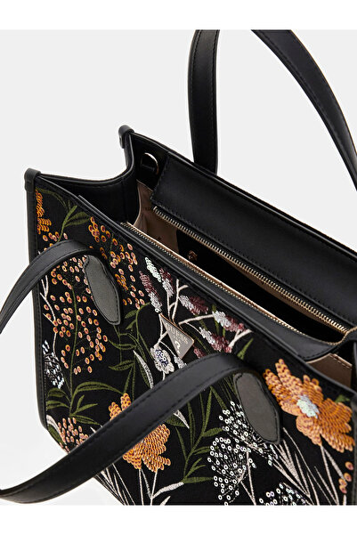 Guess Zalina Women's Black Shoulder Bag Hwvt9350220-Bml