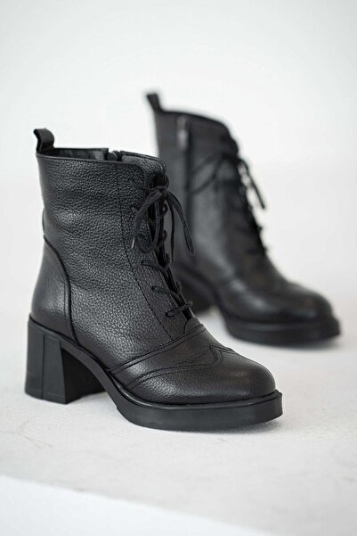 Parponi حذاء نسائي بكعب من الجلد الطبيعي برباط من Viva باللون الأسود