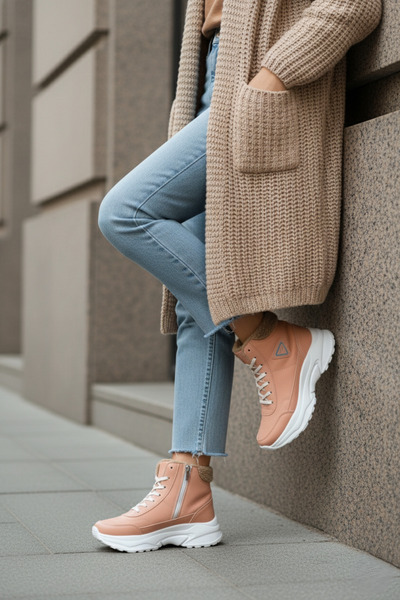 Mind Black Άνετες γυναικείες χειμερινές μπότες με ψηλή σόλα Cold Proof