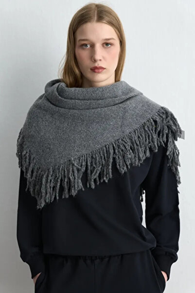Gusto Tasseled Triangle Wool Shawl - Gray