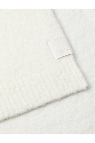 Calvin Klein Šála z buklé látky CK PATCH