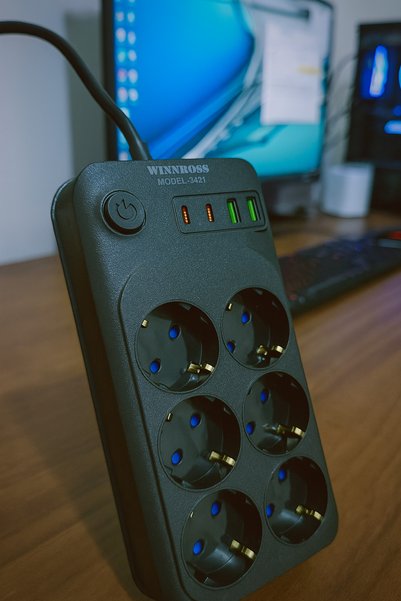 Winboss WINNBOSS 3421 – Akım Korumalı Priz (USB + Type-C Çıkışlı)