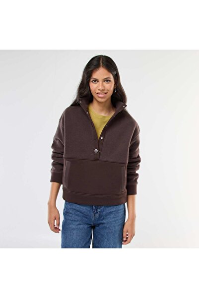 KİABİ سترة برقبة على شكل شاحنة من قماش بتأثير فرو صناعي باللون البني