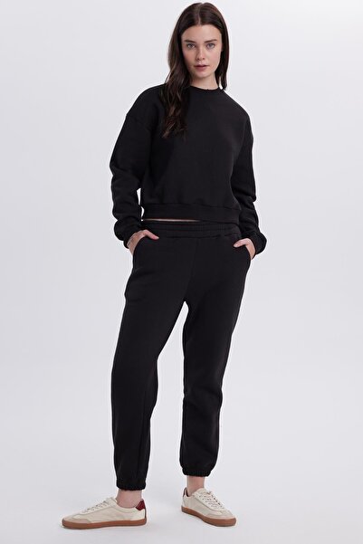 Tudors Women's regular fit cotton 3-thread soft-textured fleece-lined crew neck black tracksuit set