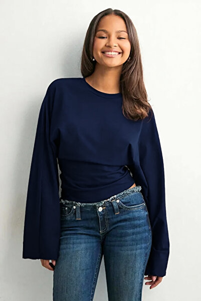 ecemore Μπλούζα με λαιμόκοψη με φαρδιά μανίκια σε μπλε ναυτικό χρώμα E9128