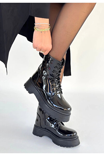 meSga butik Jonni Black Patent Leather Lace-Up Boots