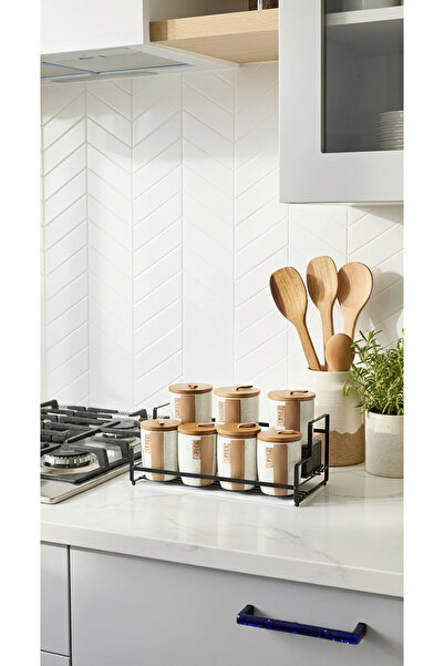 Generic This spice and seasoning storage jar set features a perfect design that adds a stunning touch to your kitchen decor.