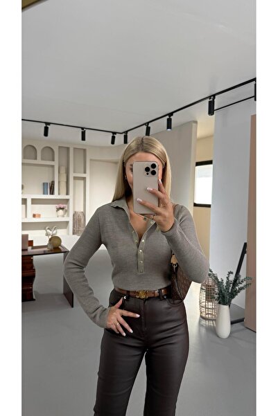 Sezgi Tekin guler ridicat Tricotaj din oțel de nurcă cu nasturi Pat