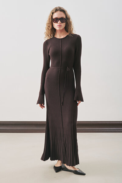 Manuka Rubber Knitted Dress with Flawed Skirt Brown