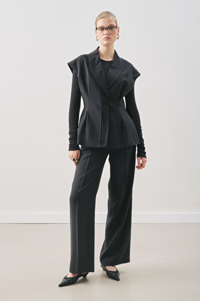 Manuka Draped Pleated Trousers Black