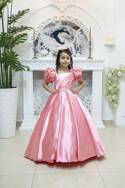 zde dikim evi MODELL PRINCESĂ CU MÂNĂ DE MELONE PLIATĂ SATINĂ ROZ PUDRĂ