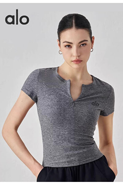Alo slim yoga outfit with quick drying and sweat wicking top