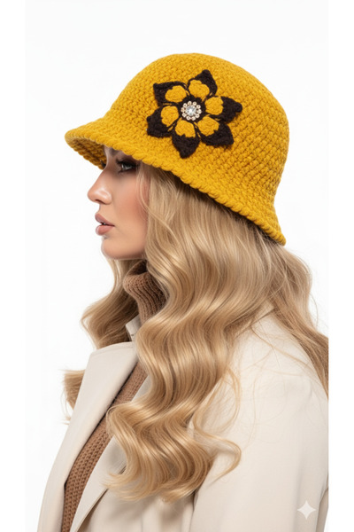 drt tasarım قبعة مخملية واسعة الحواف باللون الأصفر الداكن