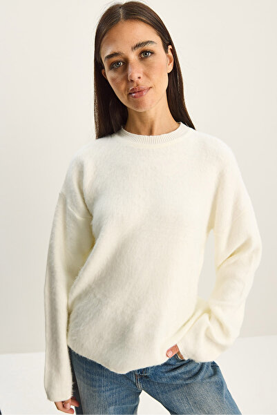 Bianco Lucci Women's Crew Neck Fleece-Lined Basic Knitwear Sweater 60285009