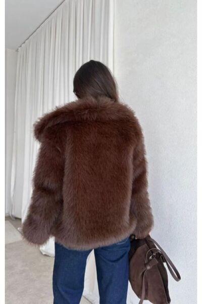 VESS MODA Soft Textured Oversized Snap Detailed Fur