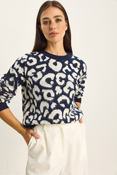 Bianco Lucci Women's Leopard Patterned Crew Neck Fleece-Lined Basic Knitwear Sweater 60285010