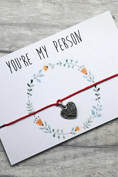 Siyah Kadın Kalpli Haç Objeli Kırmızı Renk Floş İpli Şans Bilekliği