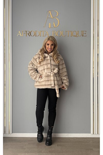 Afrodita Boutique Ana's fur coat
