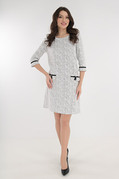 Vanessa Line RO White fabric dress with fine black checkered pattern