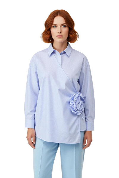 PayBuy Жіноча сорочка з круазеним коміром, смугастим візерунком і деталями у вигляді троянд. Функціональна, міцна, якісна, зручна, стильна.