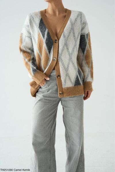 CADDELAMODA Women's V-Neck Baklava Patterned Fleece-Lined Soft Cardigan