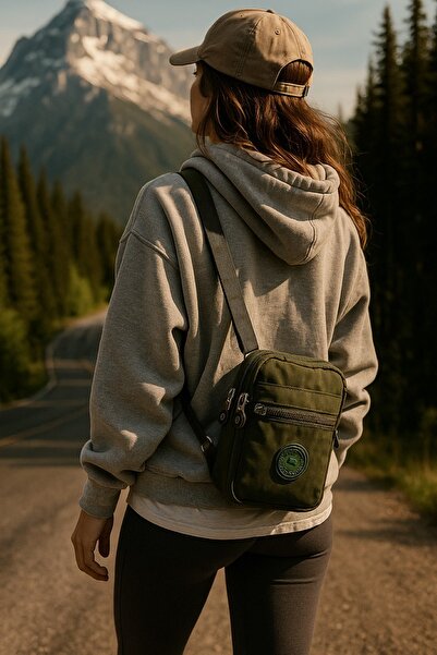 Newish Polo Women's Kri̇nkil Postman Shoulder Bag with Adjustable Straps and Pockets