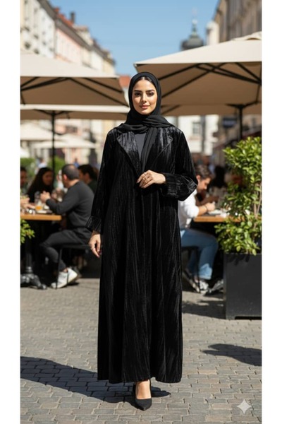 REİNA A fully pleated velvet abaya with a winter blazer cut and a matching headscarf.