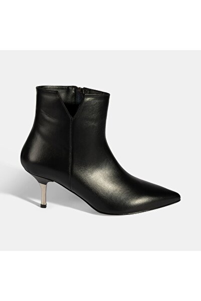 Desa Women's Black Thin Heeled Pointed Toe Leather Boots