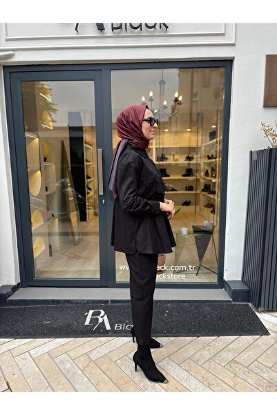 Babil Butik 25023018 Γυναικεία μπλούζα με λεπτομέρεια γκουπάρ Μαύρη