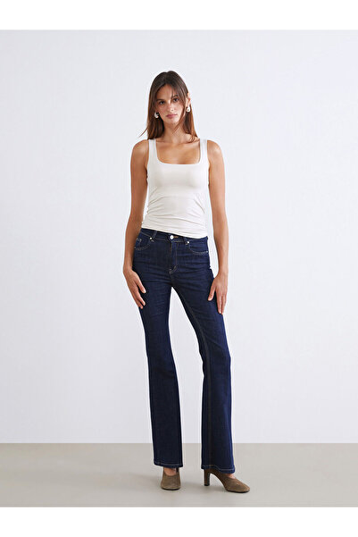 LC Waikiki Kare Yaka Kadın Atlet