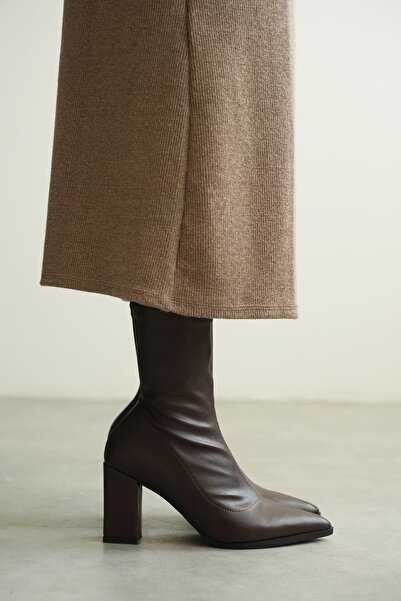 GOFFSHOES بوت نسائي من Enjoy بكعب سميك قابل للتمدد - بني-جلدي