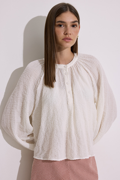 Manuka Textured Collar Buttoned Blouse Ecru