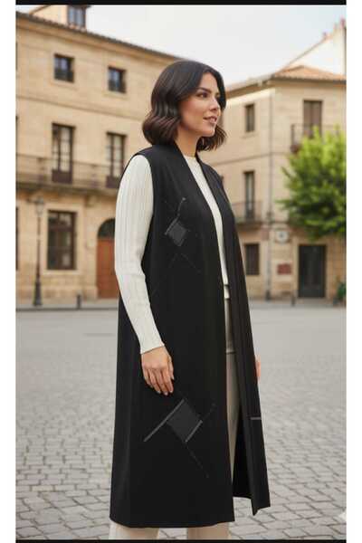 güncüoğlu Seasonal Combed Cotton Vest with a Model on the Front at the Knee Length