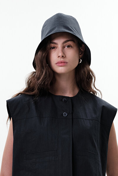 Manuka ΚΑΠΕΛΟ ΜΠΟΥΚΑΛΙΑΤΟΥ ΜΕ ΛΕΠΤΟΜΕΡΗ ΛΕΠΤΟΜΕΡΗΣ ΕΠΙΚΑΛΥΨΗ ΣΕ ΣΚΟΥΡΟ ΜΠΛΕ