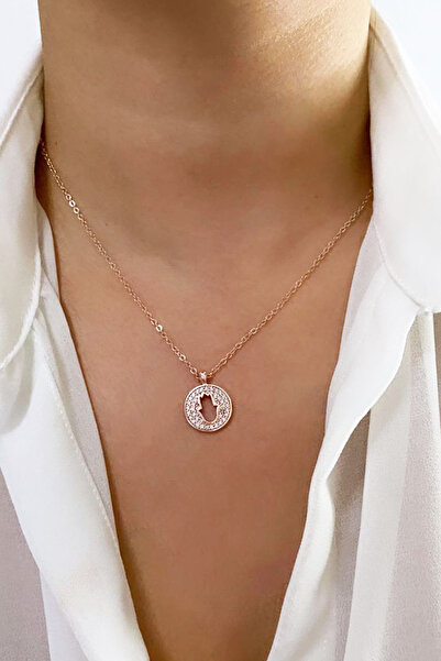 Liveyn Design قلادة بسلسلة رفيعة مع تمثال يد من حجر الزركون