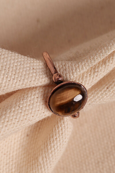 Süspüs Accessories Oval Adjustable Copper Ring with Tiger's Eye Stone